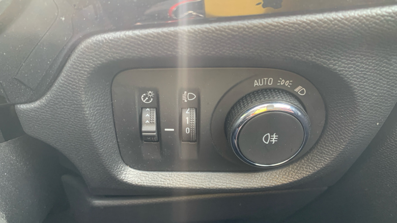 Vauxhall Corsa 1.2 SE 5dr Petrol Hatchback